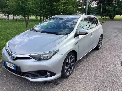 Usata Toyota Auris Hybrid