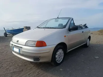 Usado Fiat Punto Cabriolet 60 HP (44 kW) 2000 Prateado Cabrios