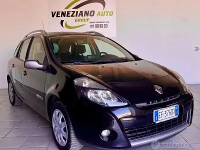 Occasion Renault Clio GrandTour Luxe 75 PK (55 kW) 2010 Zwart Stationwagen