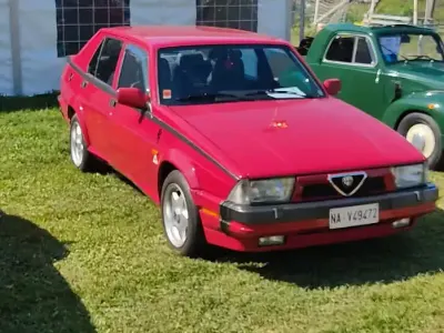 Usata Alfa Romeo 75 Quadrifoglio Verde 165 CV (121 kW) 1991 Rosso Berlina