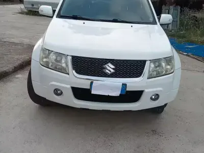 Usata Suzuki Vitara 109 CV (80 kW) 2011 Bianco SUV