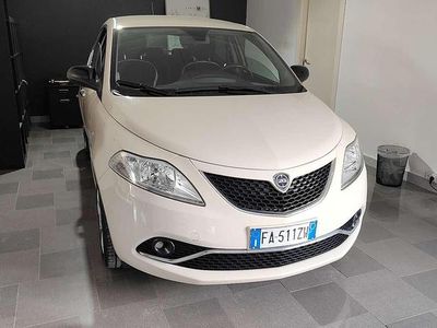 Usata Lancia Ypsilon 69 CV (50 kW) 2015 Beige Utilitaria