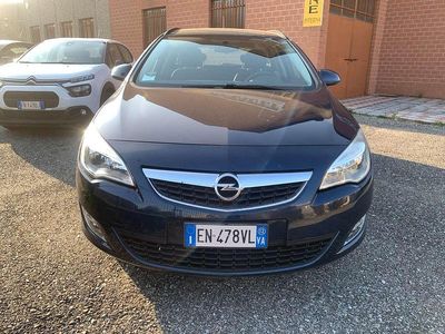 Usata Opel Astra Cosmo 101 CV (74 kW) 2012 Blu/azzurro Station wagon