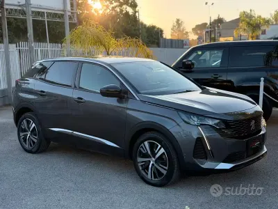 Usata Peugeot 3008 Allure 131 CV (96 kW) 2023 Grigio SUV