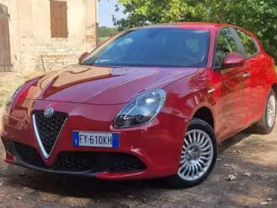 Usata Alfa Romeo Giulietta 120 CV (88 kW) 2019 Rosso Utilitaria