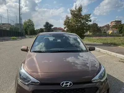 Usata Hyundai i20 75 CV (55 kW) 2019 Marrone Utilitaria