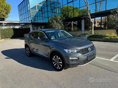 Usata VW T-Roc IQ Drive 116 CV (85 kW) 2019 Grigio SUV