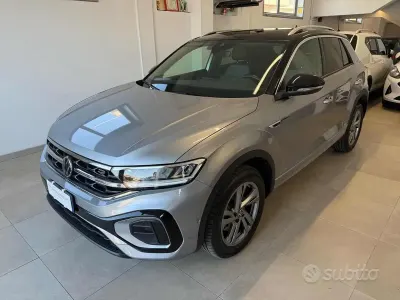 Usata VW T-Roc R-line 150 CV (110 kW) 2024 Grigio SUV
