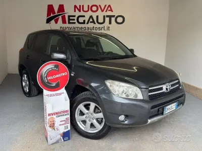 Usata Toyota RAV4 136 CV (100 kW) 2008 Grigio SUV