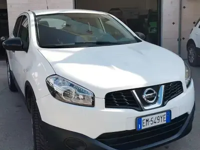 Usata Nissan Qashqai Tekna 110 CV (80 kW) 2012 Bianco SUV
