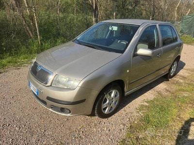 Usata Skoda Fabia 63 CV (46 kW) 2005 Grigio Berlina