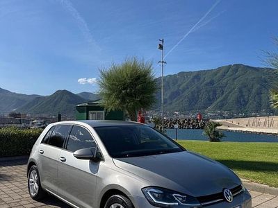 Usata VW Golf VII Highline 110 CV (80 kW) 2018 Argento Berlina