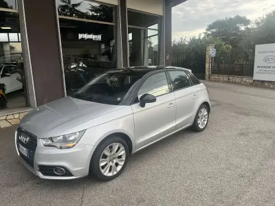 Usata Audi A1 Sportback 86 CV (63 kW) 2013 Grigio/nero Utilitaria