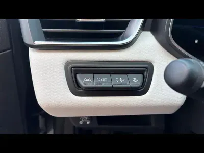 Usata Renault Clio Techno 100 CV (73 kW) 2023 Grigio scuro Utilitaria