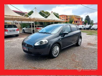 Usata Fiat Grande Punto Emotion 90 CV (66 kW) 2007 Grigio Utilitaria