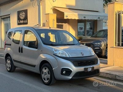 Occasion Fiat Qubo Trekking 80 ch (58 kW) 2018 Gris Monospace