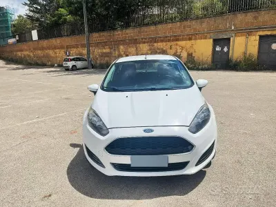 Usata Ford Fiesta 75 CV (55 kW) 2016 Bianco Utilitaria