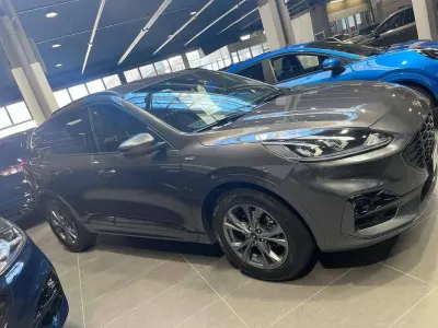 Usata Ford Kuga ST-Line X 190 CV (139 kW) 2021 Grigio SUV