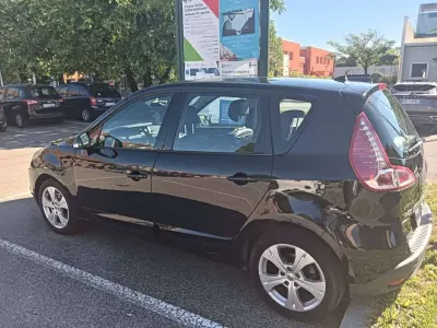 Usata Renault Scenic E-Tech Dynamique 110 CV (80 kW) 2011 Nero Monovolume