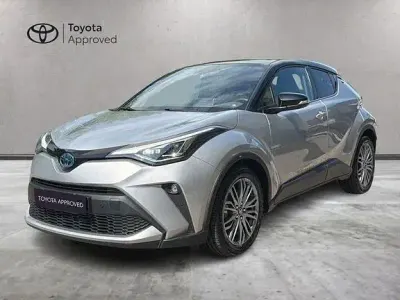 Usata Toyota C-HR Lounge 184 CV (135 kW) 2022 Silver metallic & black SUV