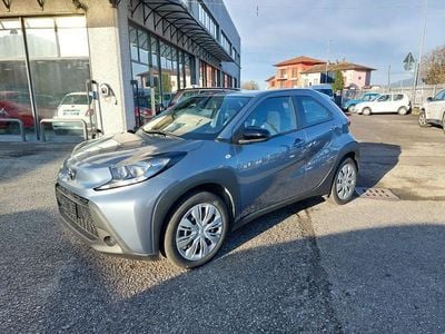 Nuova Toyota Aygo X Active 72 CV (52 kW) 2025 Blu SUV