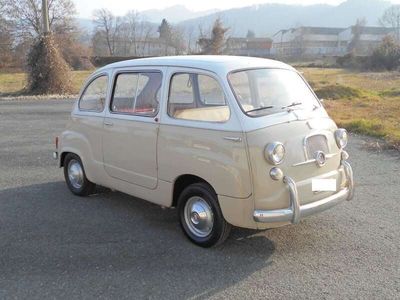 Usata Fiat 750 29 CV (21 kW) 1962 Beige Berlina