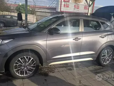 Käytetty Hyundai Tucson 136 HP (100 kW) 2019 Harmaa Katumaasturi