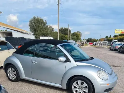 Usata VW New Beetle 105 CV (77 kW) 2009 Grigio Utilitaria