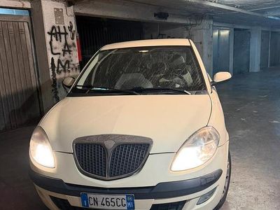 Usata Lancia Ypsilon 2004 Utilitaria