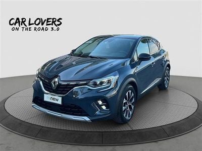 Usata Renault Captur Techno 145 CV (106 kW) 2022 Blu scuro SUV