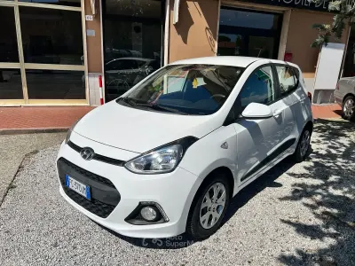 Usata Hyundai i10 65 CV (47 kW) 2016 Bianco Utilitaria
