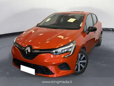 Usata Renault Clio V Equilibre 145 CV (106 kW) 2023 Arancione Berlina