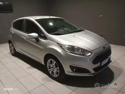 Usata Ford Fiesta Titanium 75 CV (55 kW) 2016 Grigio Utilitaria