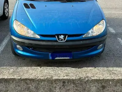 Usata Peugeot 206 CC 109 CV (80 kW) 2003 Blu Cabrio