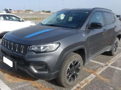 Usata Jeep Compass Trailhawk 179 CV (131 kW) 2023 Graphite grey SUV