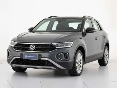 Usata VW T-Roc Life 116 CV (85 kW) 2022 Grigio SUV