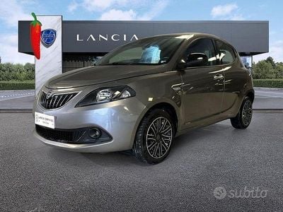 Usata Lancia Ypsilon Gold 70 CV (51 kW) 2022 Grigio Utilitaria