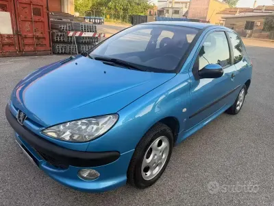 Usata Peugeot 206 75 CV (55 kW) 2002 Bluazzurro Utilitaria