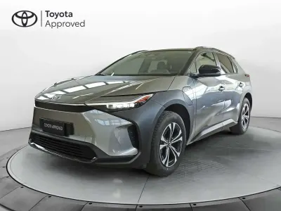 Usata Toyota bZ4X Lounge 72 kW (99 CV) 2023 Argento SUV