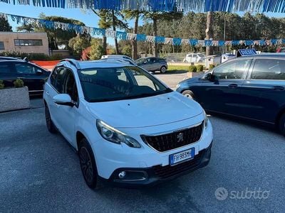 Usado Peugeot 2008 Allure 100 HP (73 kW) 2017 Branco SUV