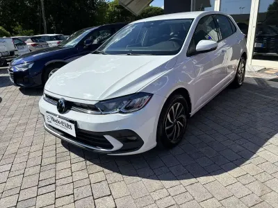 Usata VW Polo Life 95 CV (69 kW) 2023 Bianco Utilitaria