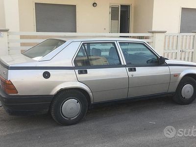 Usata Alfa Romeo 75 1987 Grigio Berlina