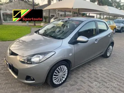 Usata Mazda 2 68 CV (50 kW) 2011 Grigio Utilitaria