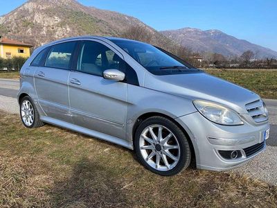 Usata Mercedes B180 109 CV (80 kW) 2008 Argento Monovolume