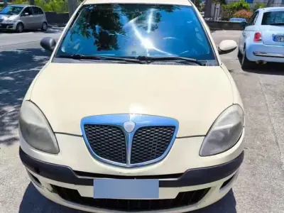 Usata Lancia Ypsilon 69 CV (50 kW) 2006 Bianco Utilitaria