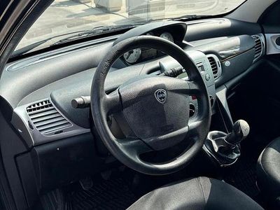 Usata Lancia Ypsilon 90 CV (66 kW) 2007 Nero Utilitaria