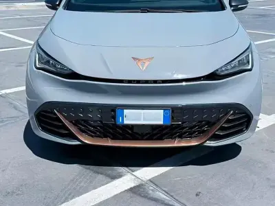 Usata Cupra Born 69 kW (95 CV) 2023 Grigio Utilitaria