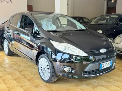 Usata Ford Fiesta Titanium 68 CV (50 kW) 2009 Nero Berlina