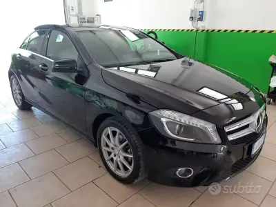 Usata Mercedes A180 109 CV (80 kW) 2014 Nero Berlina
