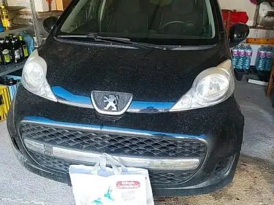 Usata Peugeot 107 54 CV (39 kW) 2009 Nero Utilitaria